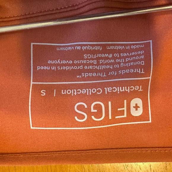 Tera cotta figs scrubs set - Picture 2 of 3